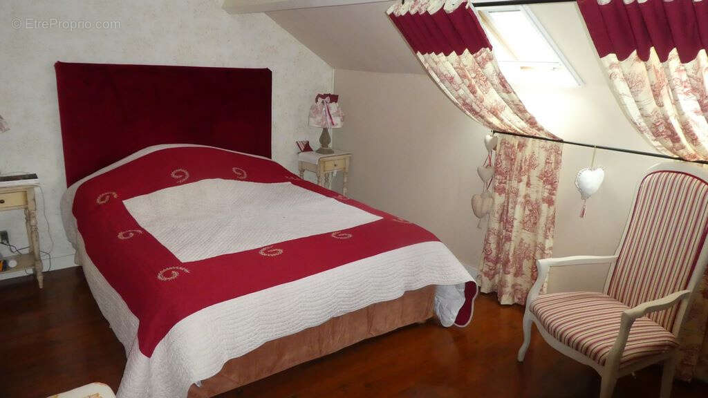 Maison à NEUVIC-ENTIER