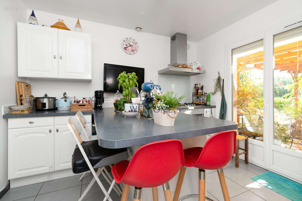 Maison 147 m² à Sussargues  - photo 3