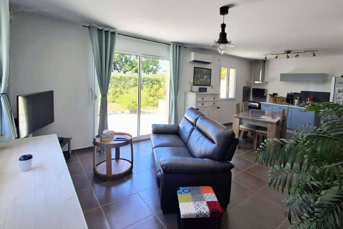Maison de plain-pied récente 2020 avec jardin sans vis-à-vis, dépendance, carport et possibilité d'extension - photo 2