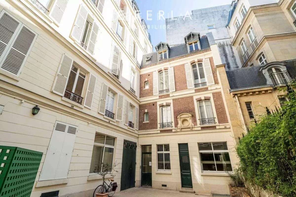 Appartement à PARIS-7E