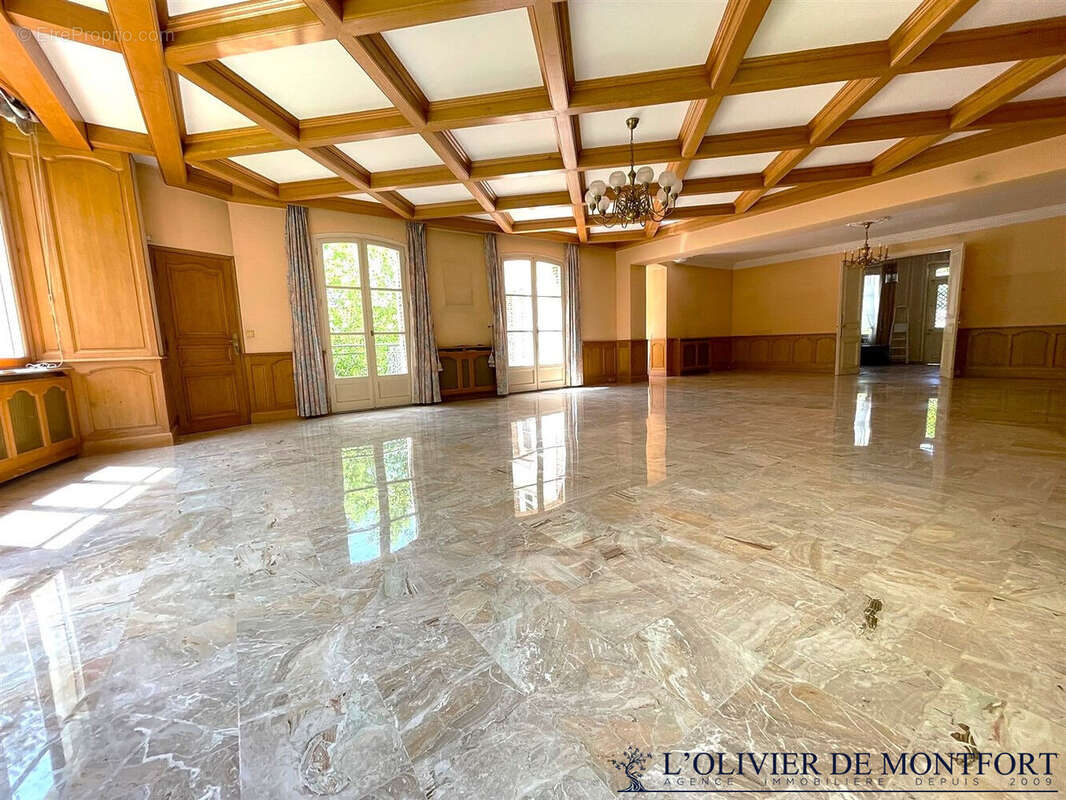 Maison à POIGNY-LA-FORET