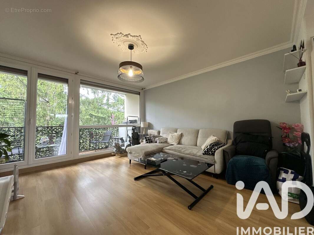 Appartement 80 m² à Villecresnes  - photo 2