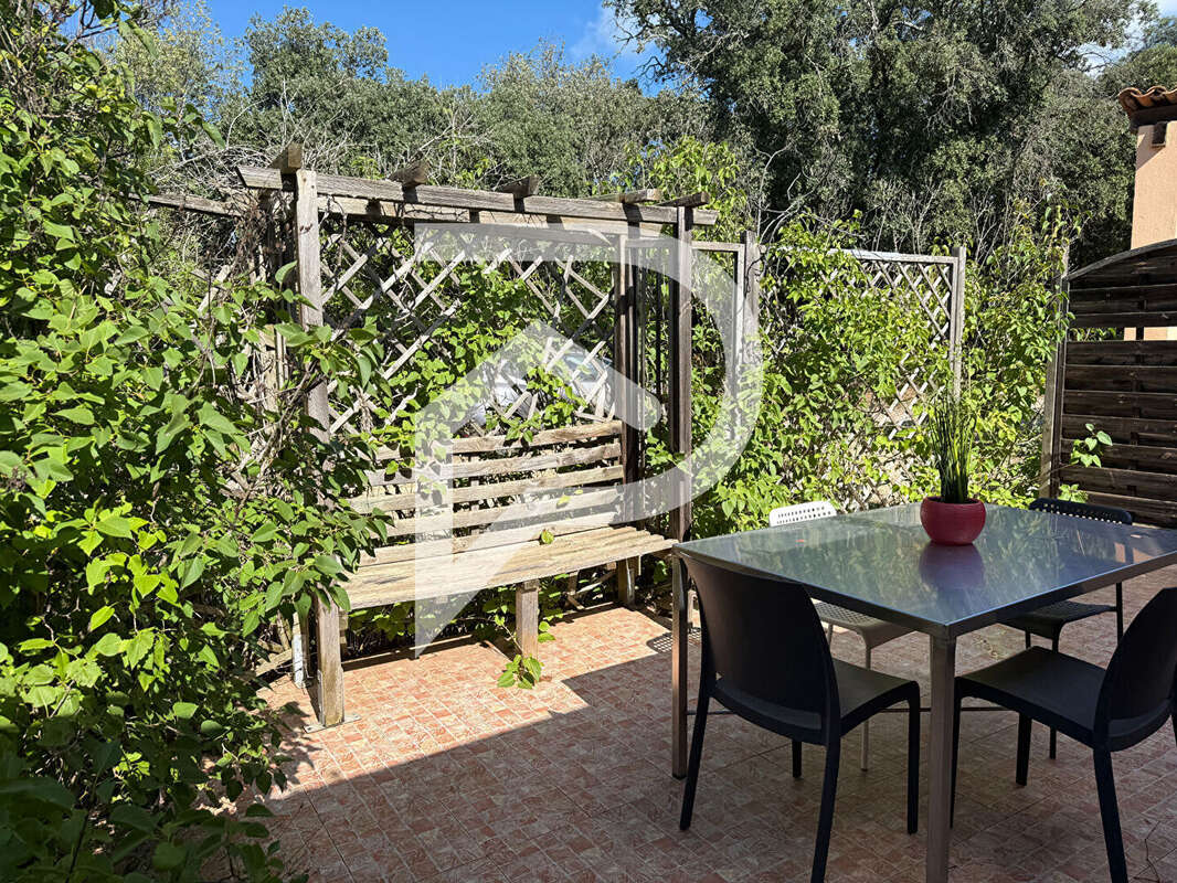 Maison à SAINT-JULIEN