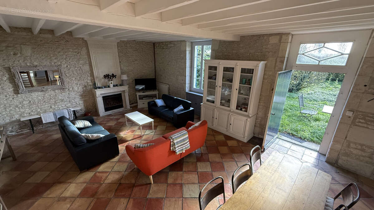 Maison à MORTAGNE-SUR-GIRONDE