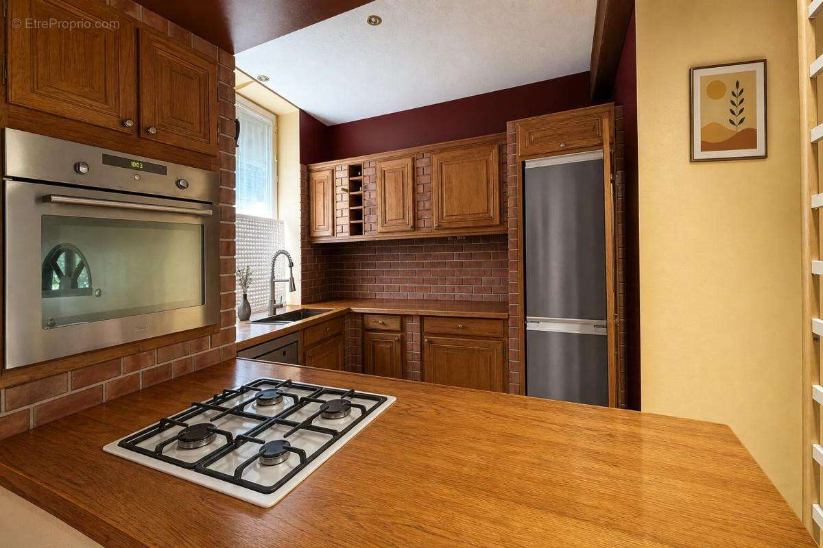 Appartement de 5 pièces À RENOVER de 126 m² à Caluire-et-Cuire - photo 2