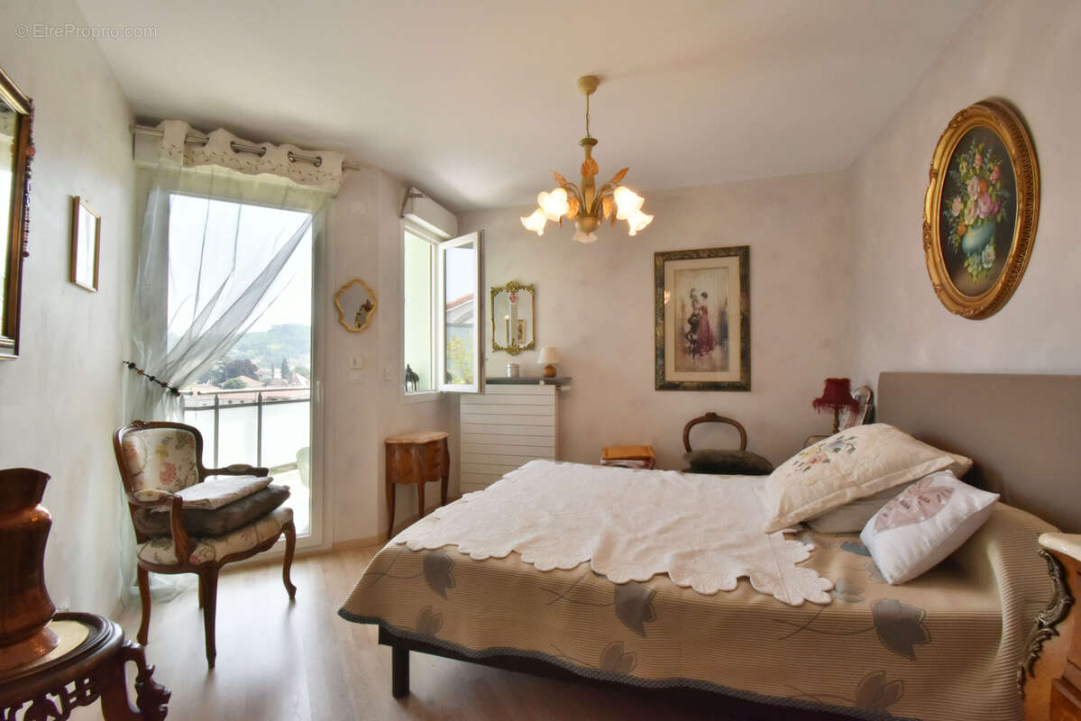 Appartement à BOURGOIN-JALLIEU