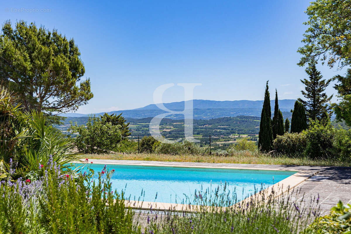 Maison à GORDES