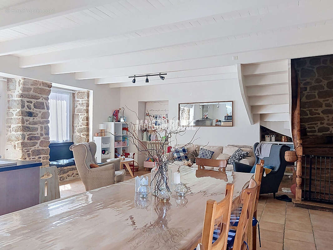 exclusivité Maison Rouge maison en coeur de bourg! - photo 3