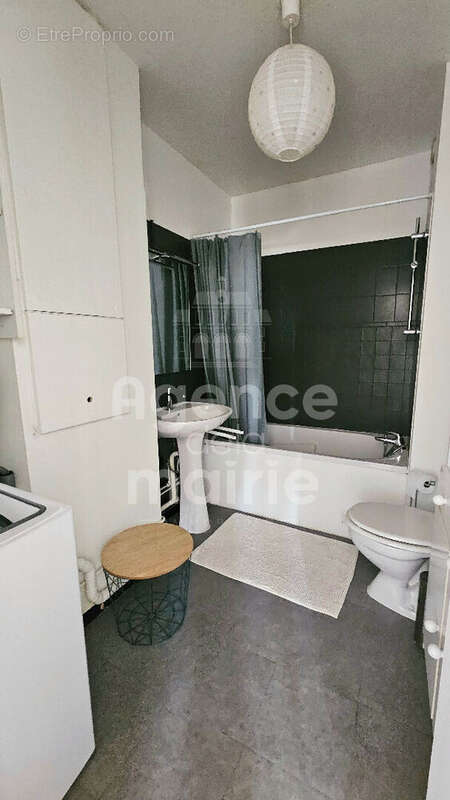 Studio proche gare d'Asnières en étage avec ascenseur - photo 9
