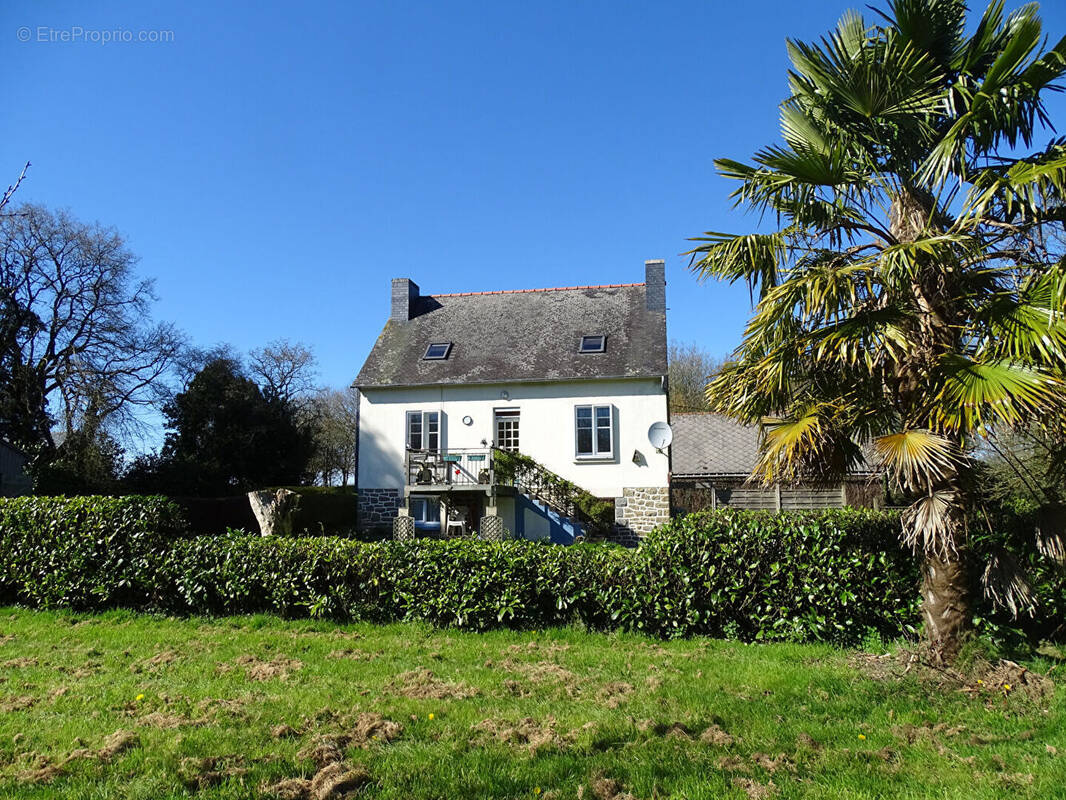 Maison à PLUSSULIEN