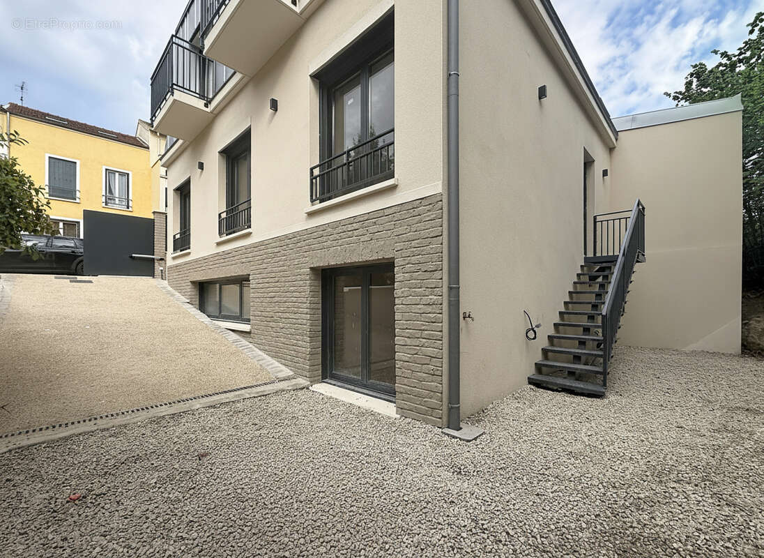 Maison à SURESNES