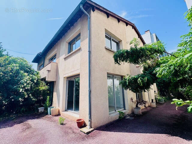 Commerce à TOULOUSE