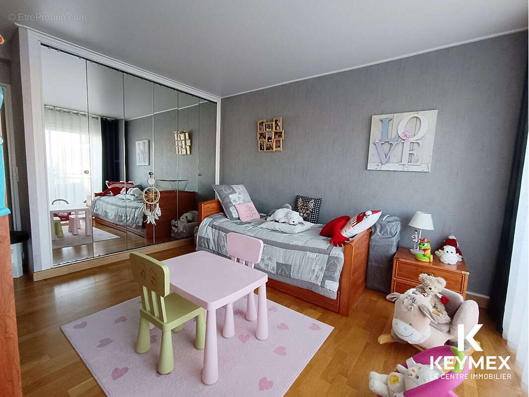 Appartement à LOUVRES