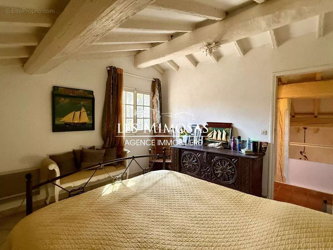 Maison à ROQUEBRUNE-SUR-ARGENS