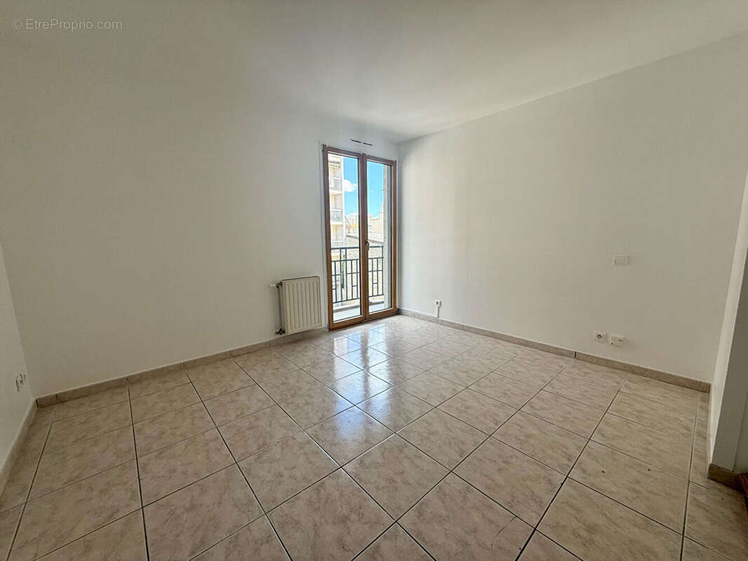 Appartement T3 Villeurbanne Gratte ciel, balcon à vivre, cuisine équipée, rénové, possibilité garage, DPE C - photo 6
