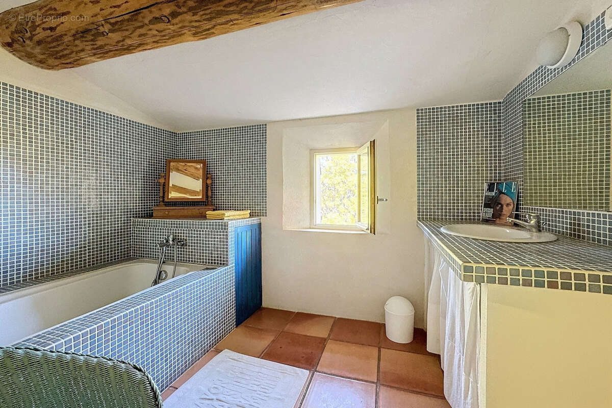 Maison à SAIGNON