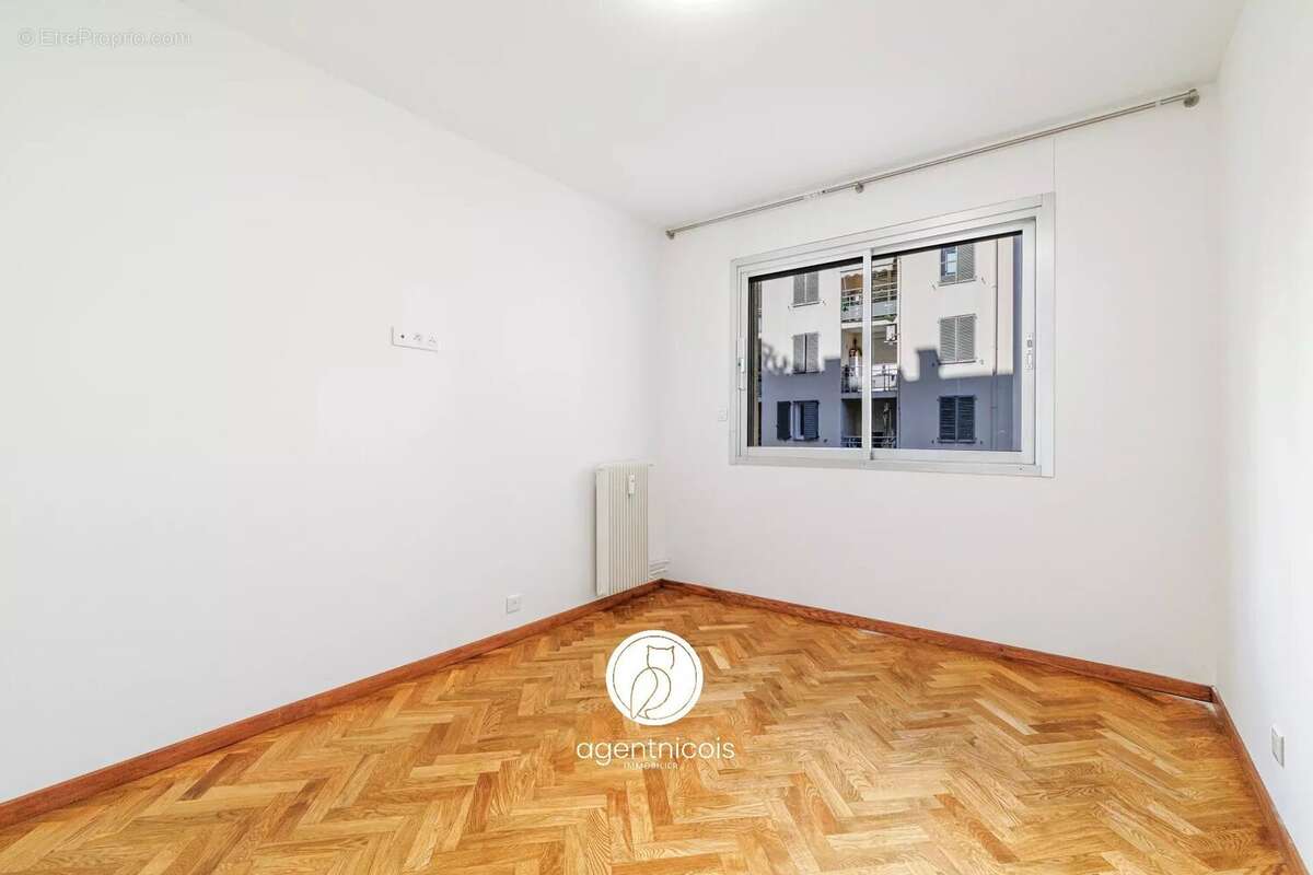 Nice // fleurs - rue de france : 3 pieces / rénové / balcon / traversant - photo 11