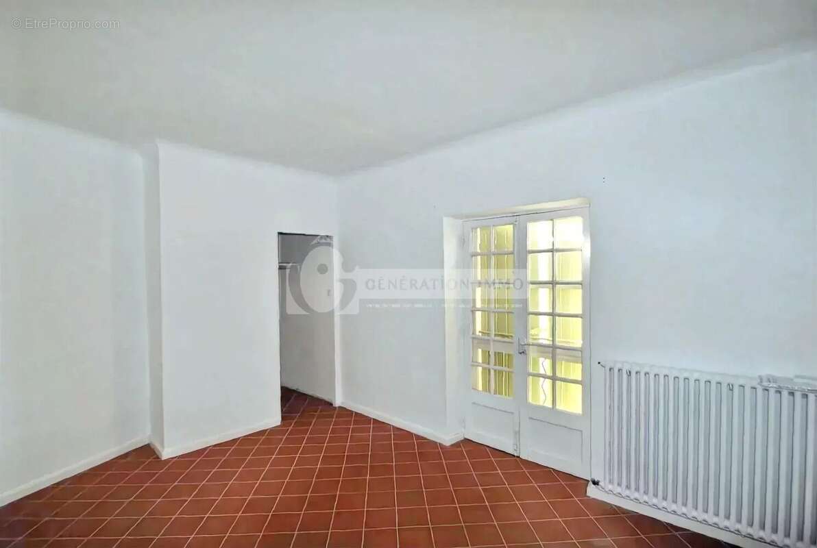 Maison à FONTVIEILLE