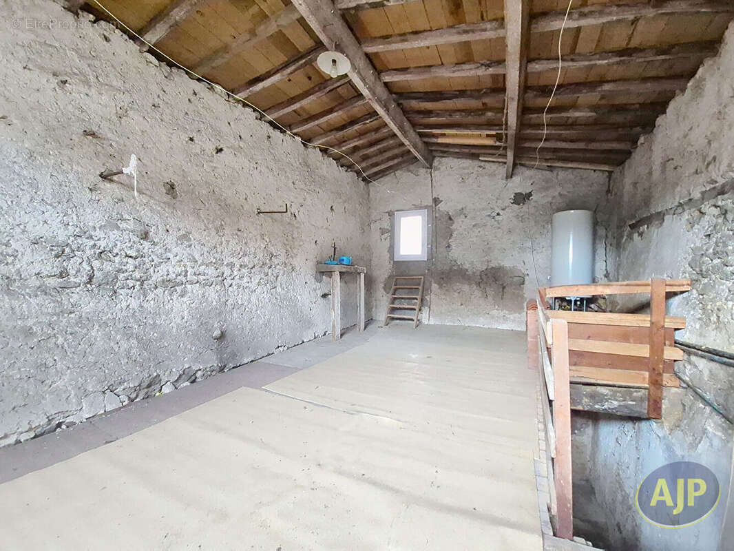 Maison à LA CHAPELLE-PALLUAU