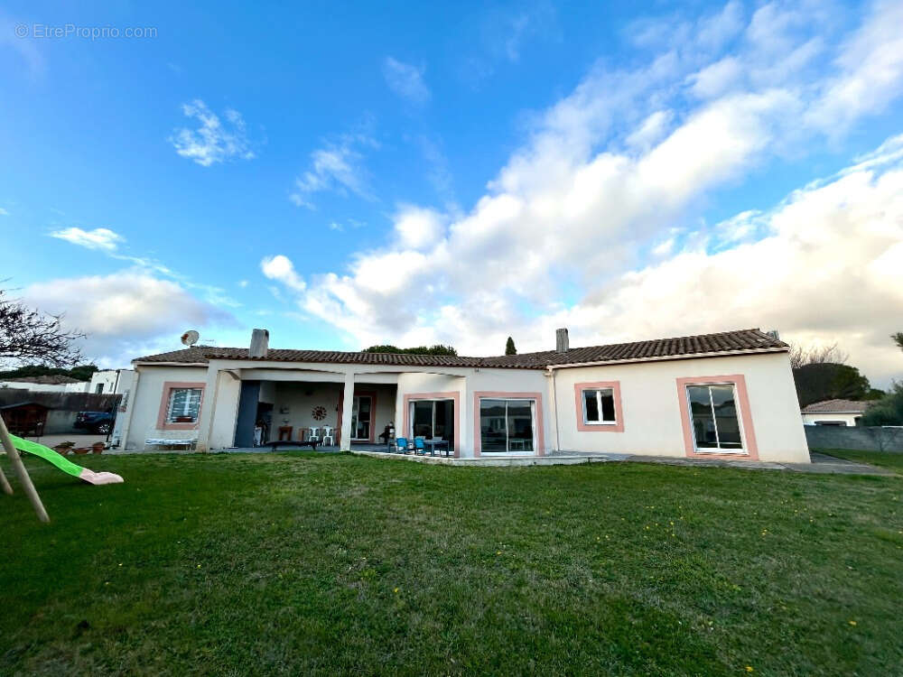 Maison à VILLEMOUSTAUSSOU