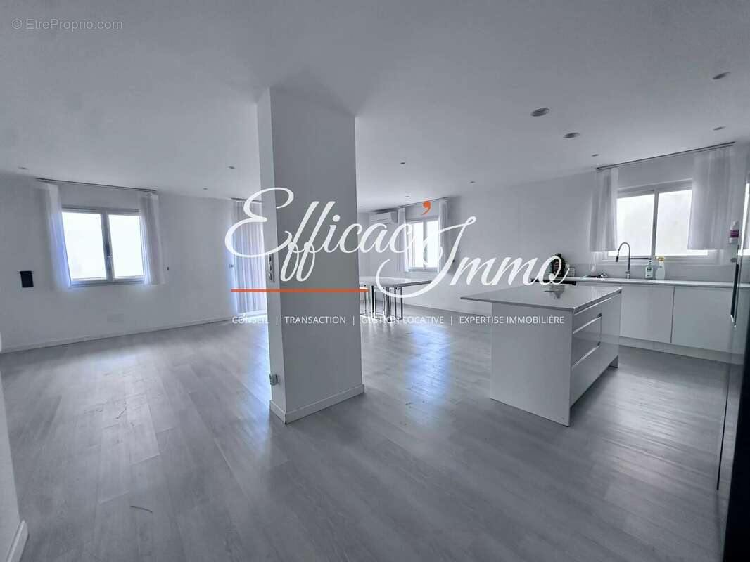 Bien à usage mixte de 154,51 m² avec garage, jardin et prestations haut de gamme - photo 3