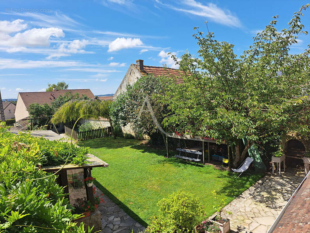 Maison à DOUY-LA-RAMEE