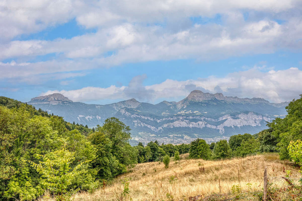 Maison à LA COMBE-DE-LANCEY