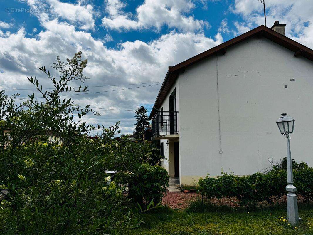 Maison à MABLY