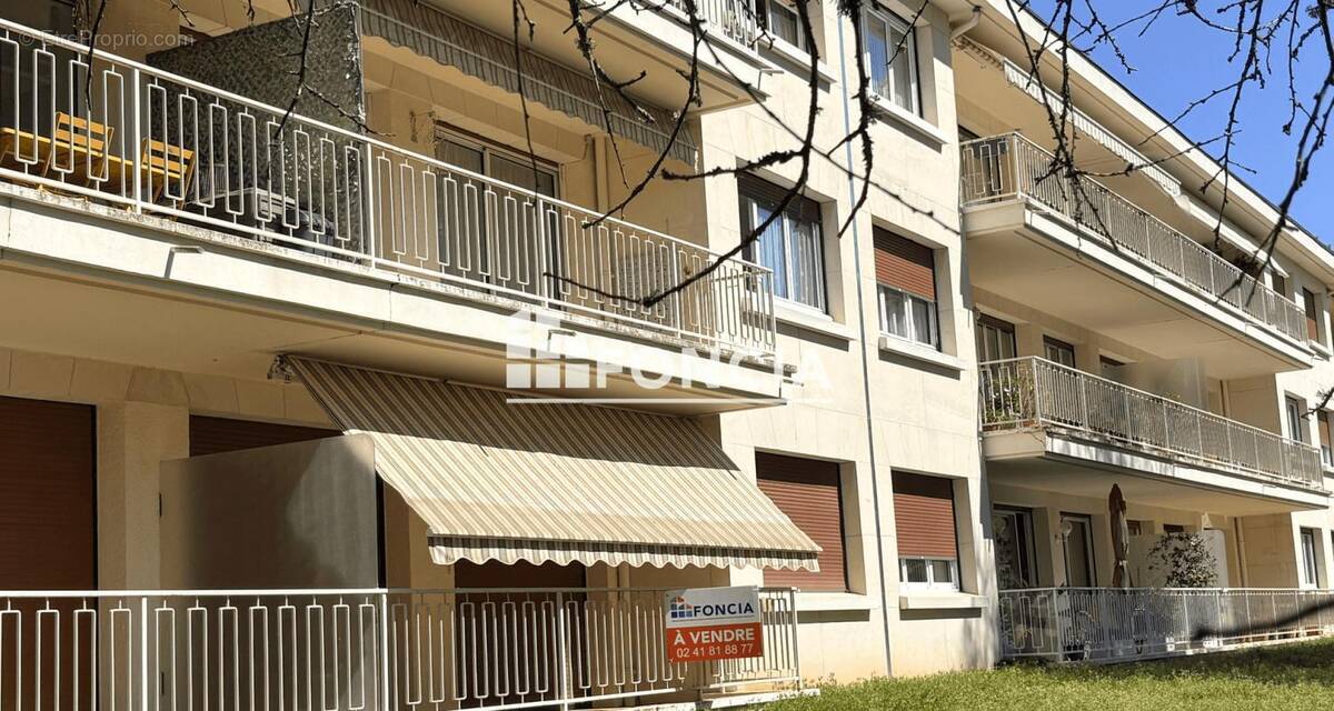 Appartement à AVRILLE