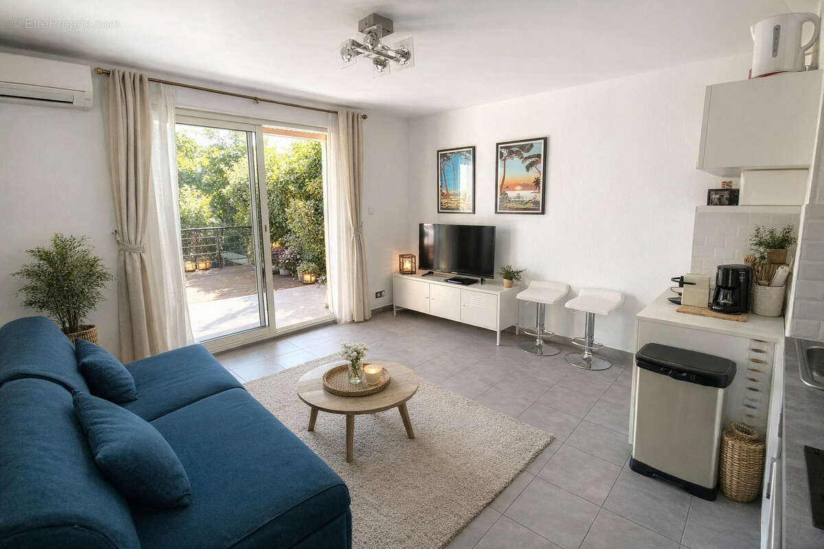 Appartement à SAINT-CYR-SUR-MER