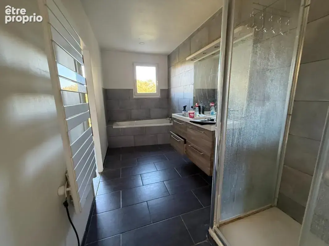 Pontoise – 174 m² habitables et 70 m² de combles : imaginez la suite ! - photo 12
