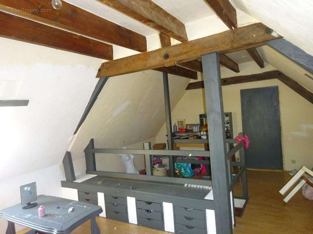 Maison à YZEURES-SUR-CREUSE