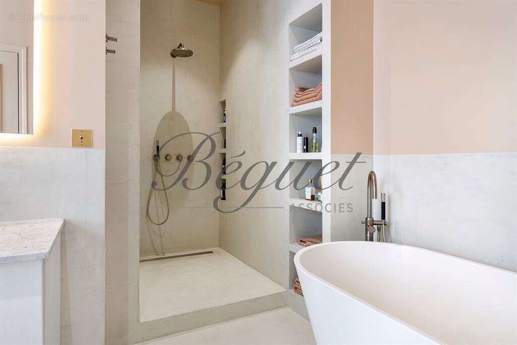 Appartement à PARIS-9E