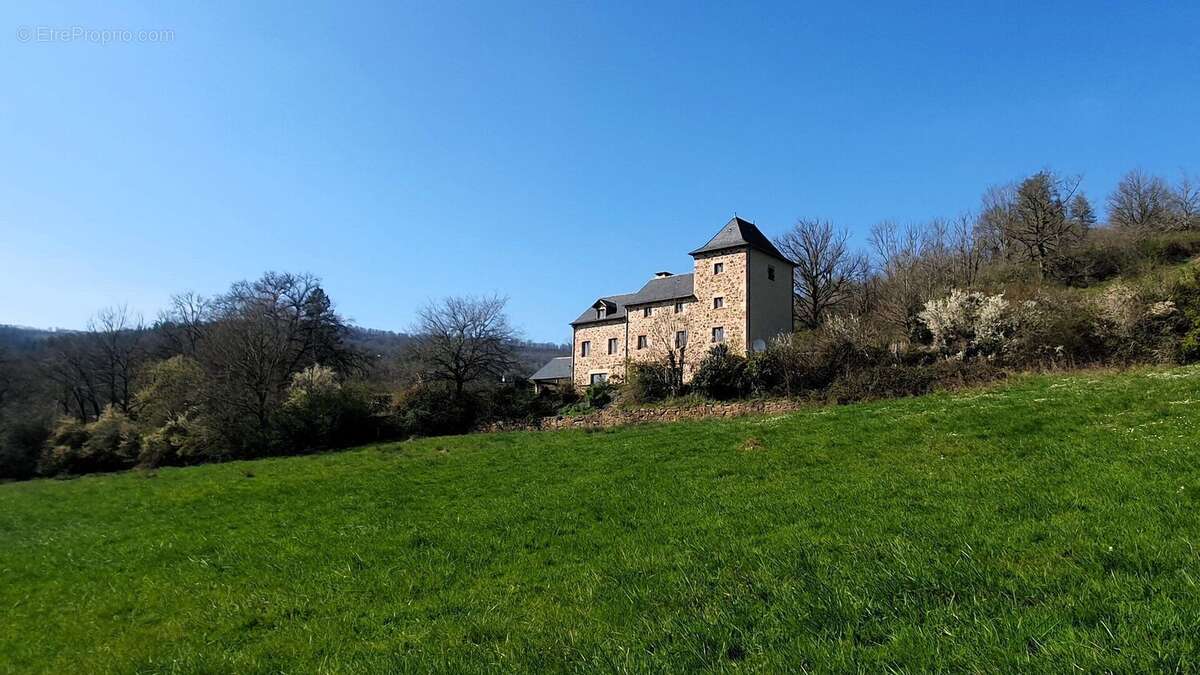 Najac. Propriété de caractère rénovée avec vue exceptionnelle - photo 17