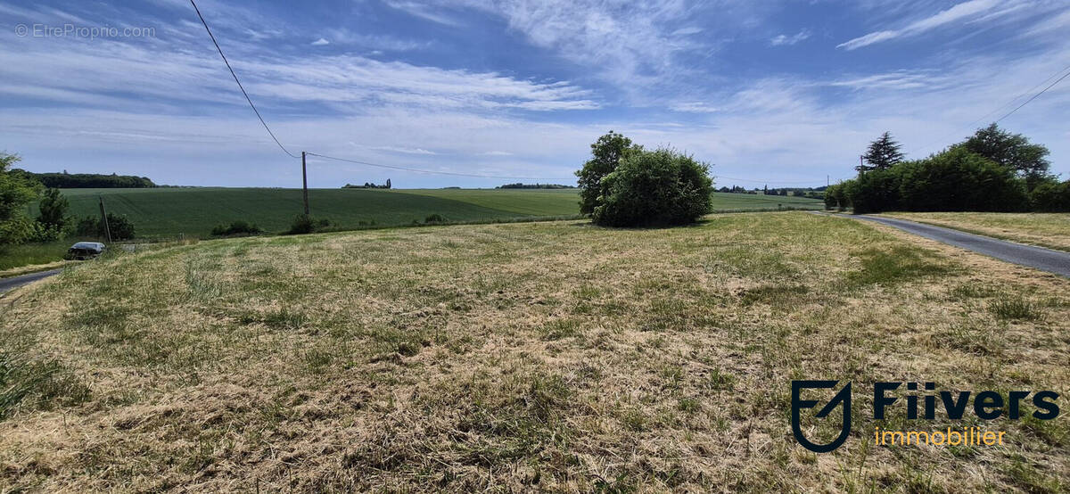 Terrain à SAINT-HILAIRE-LES-ANDRESIS