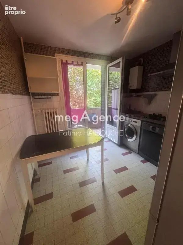 À Vendre : Appartement T3 – 56 m² – Le Chambon-Feugerolles à proximité de la gare - photo 2