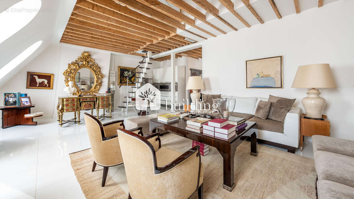 Appartement à PARIS-16E