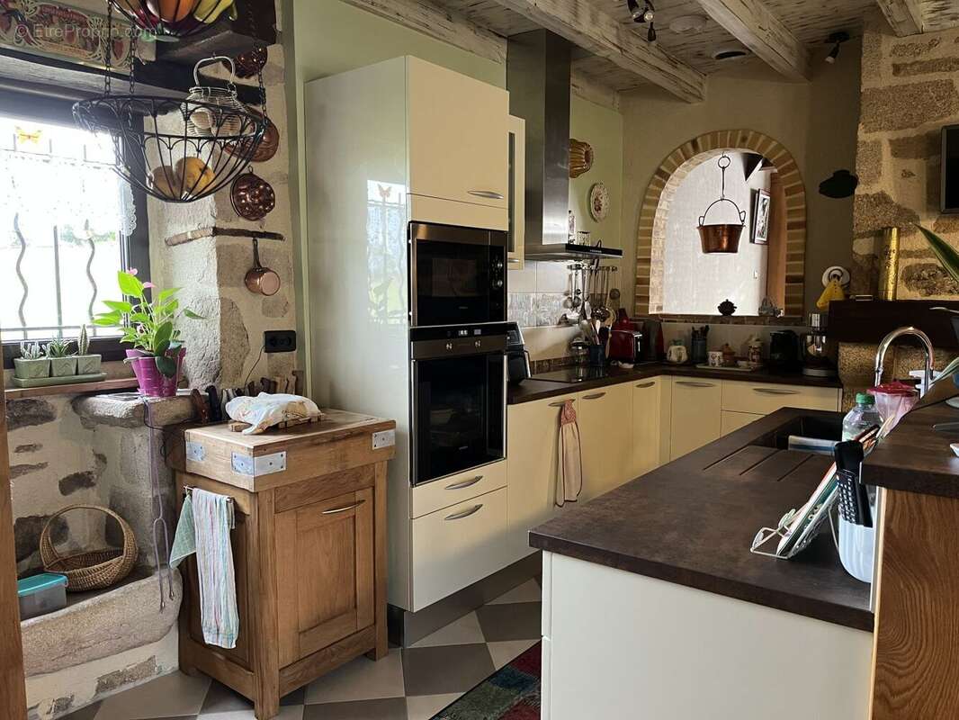 Maison - R+1 - Cuisine - Maison à LATRONQUIERE