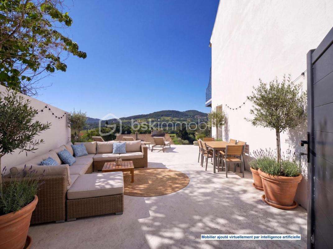 Appartement à LA CADIERE-D'AZUR