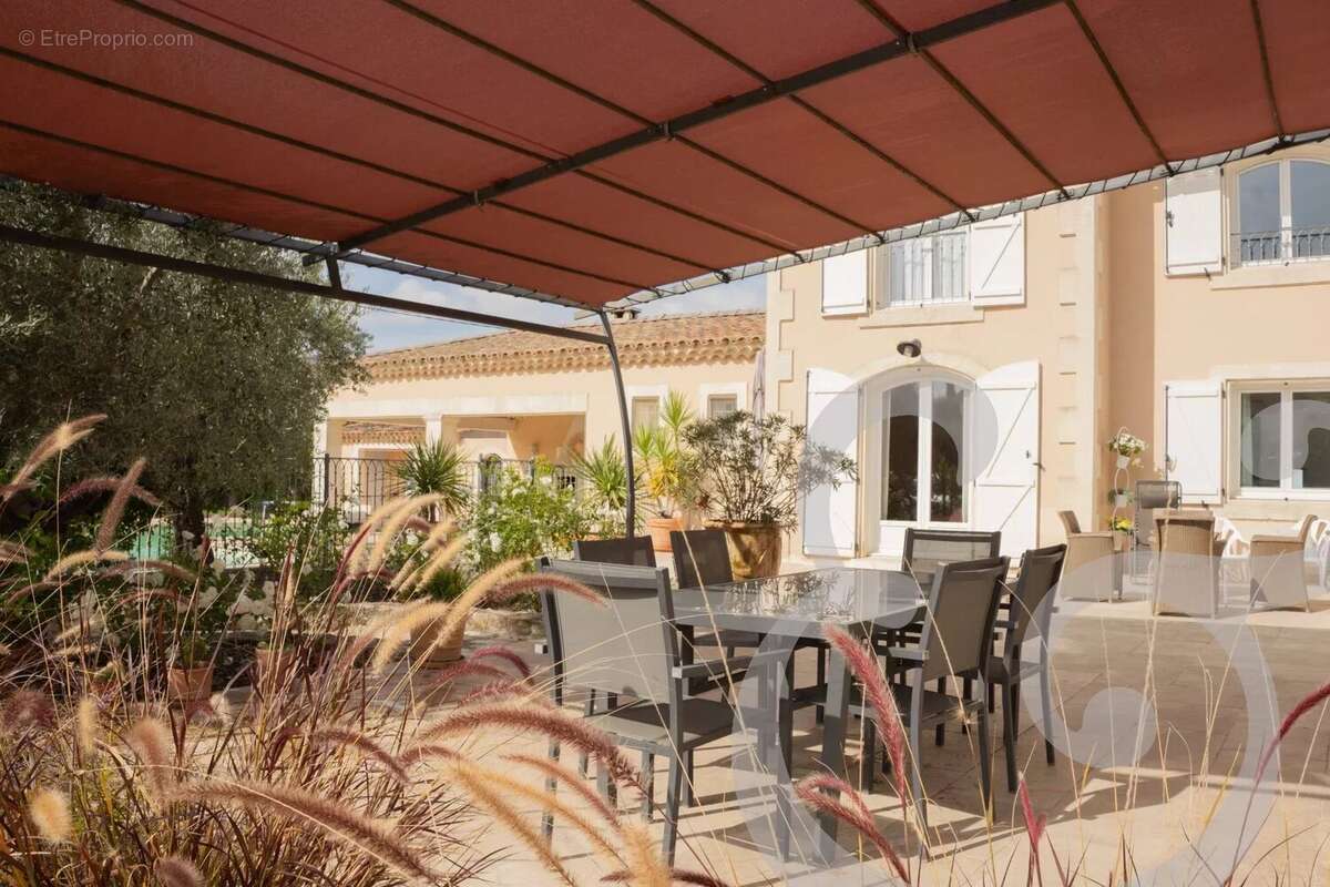 Maison à FONTVIEILLE