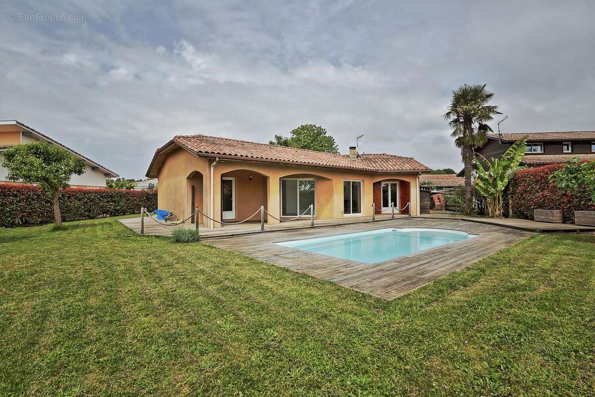 Maison à SAUBION