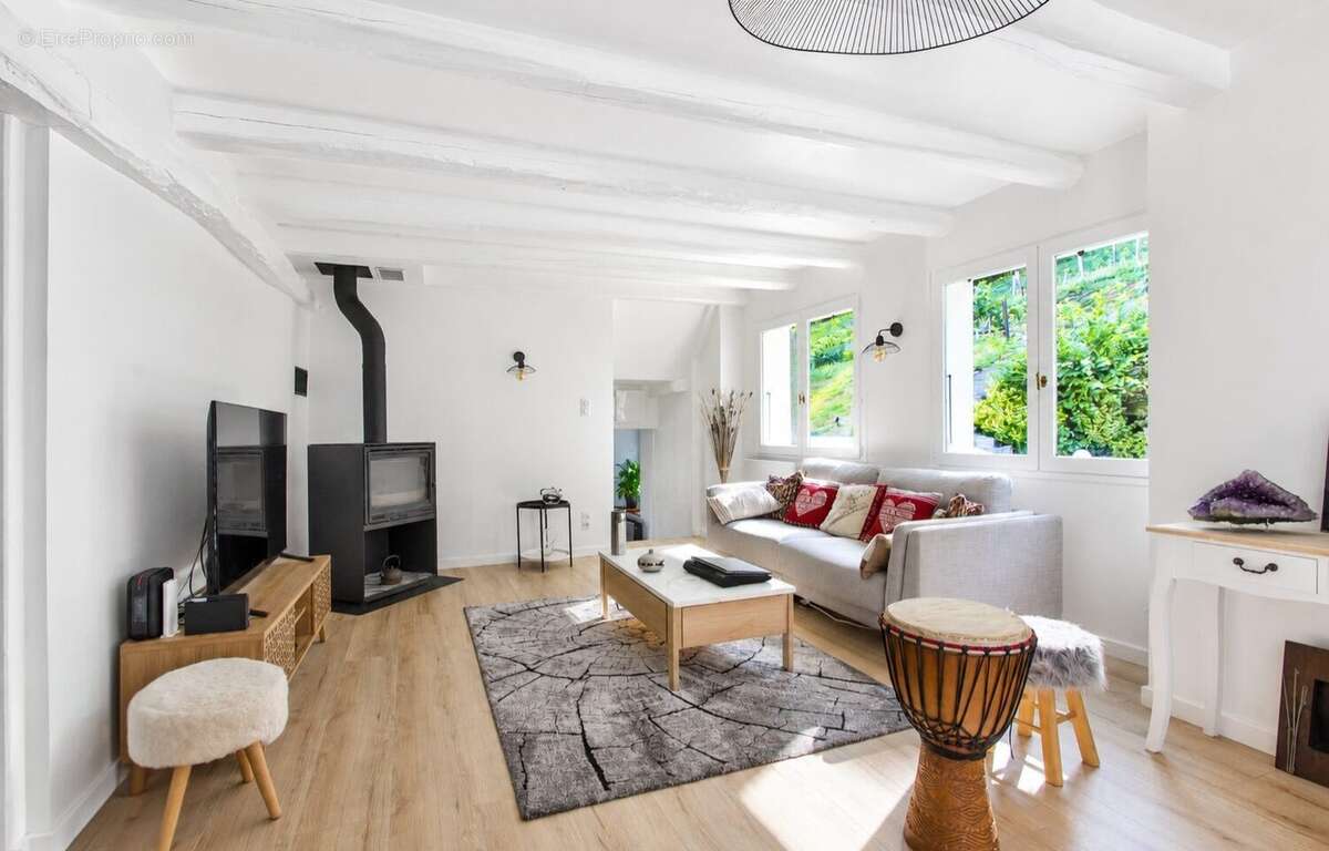 Maison 150 m² à Notre-Dame-Des-Millieres  - photo 2