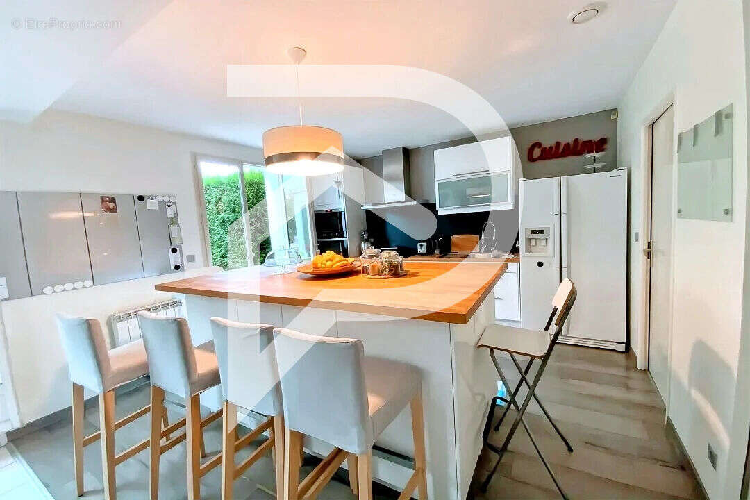 Maison à OZOIR-LA-FERRIERE