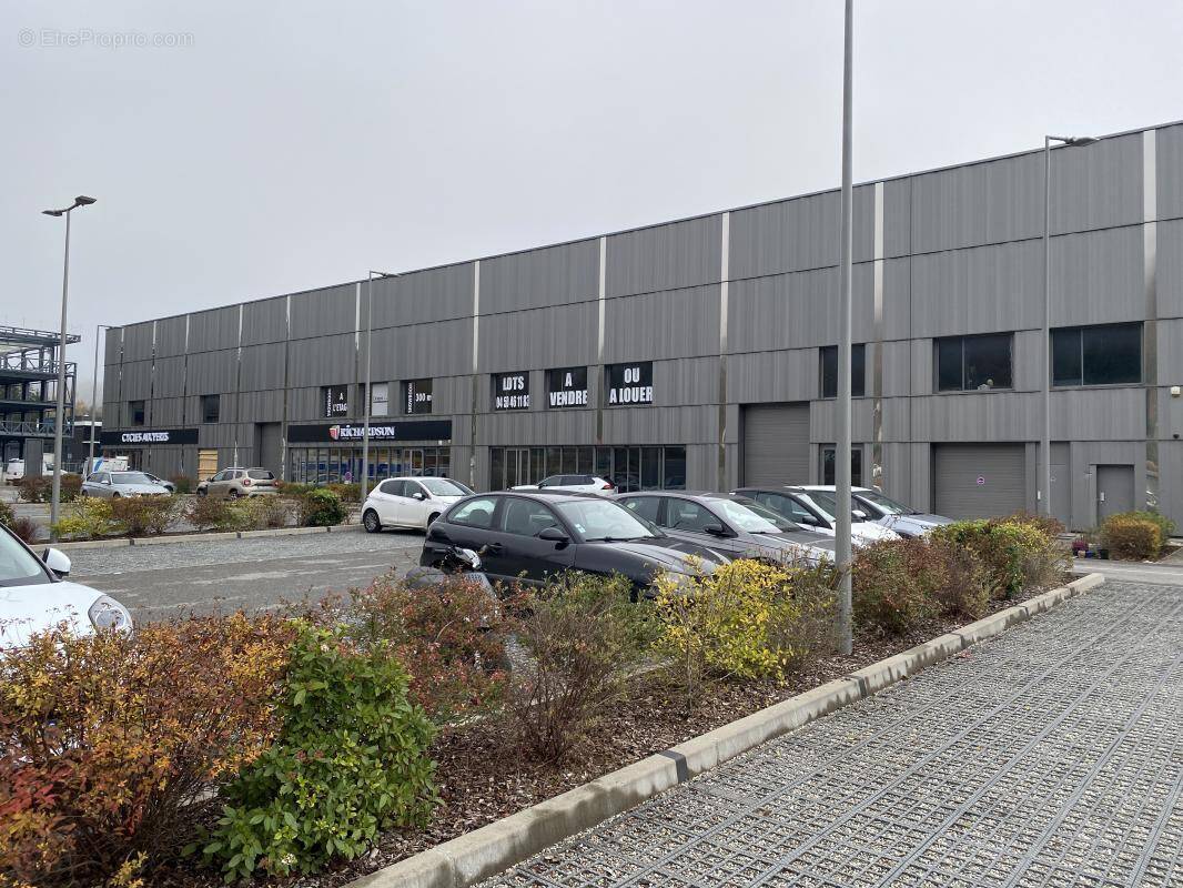 Commerce à GRESY-SUR-AIX