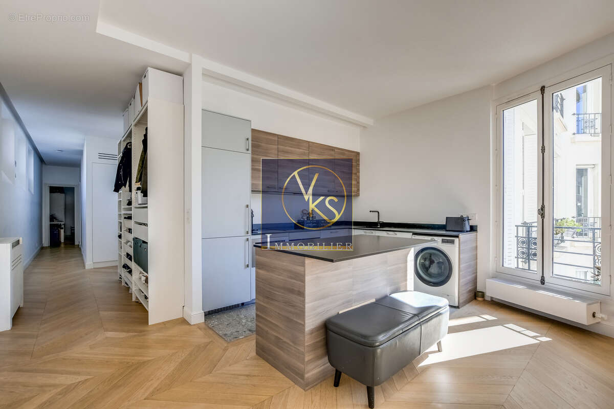 Appartement à PARIS-18E