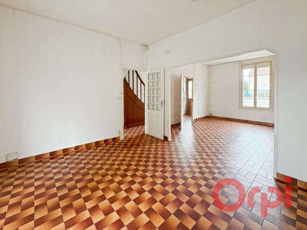 Maison à SAINT-AMAND-MONTROND