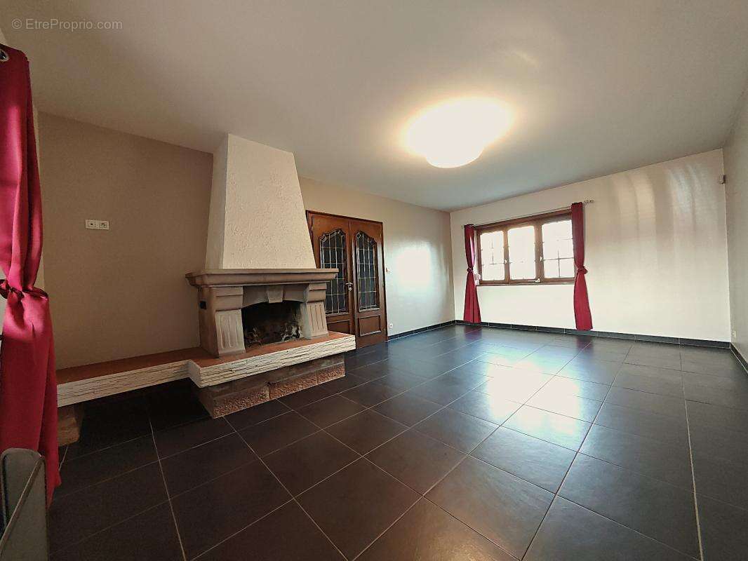 Exclusivité à Weyersheim – Maison familiale 165 m² - 8 pièces - 4 Chambres - Grand garage - photo 4