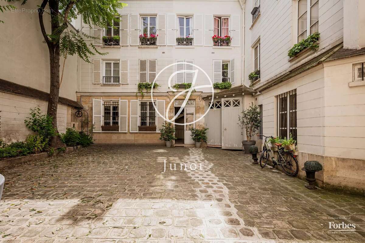 Appartement à PARIS-6E