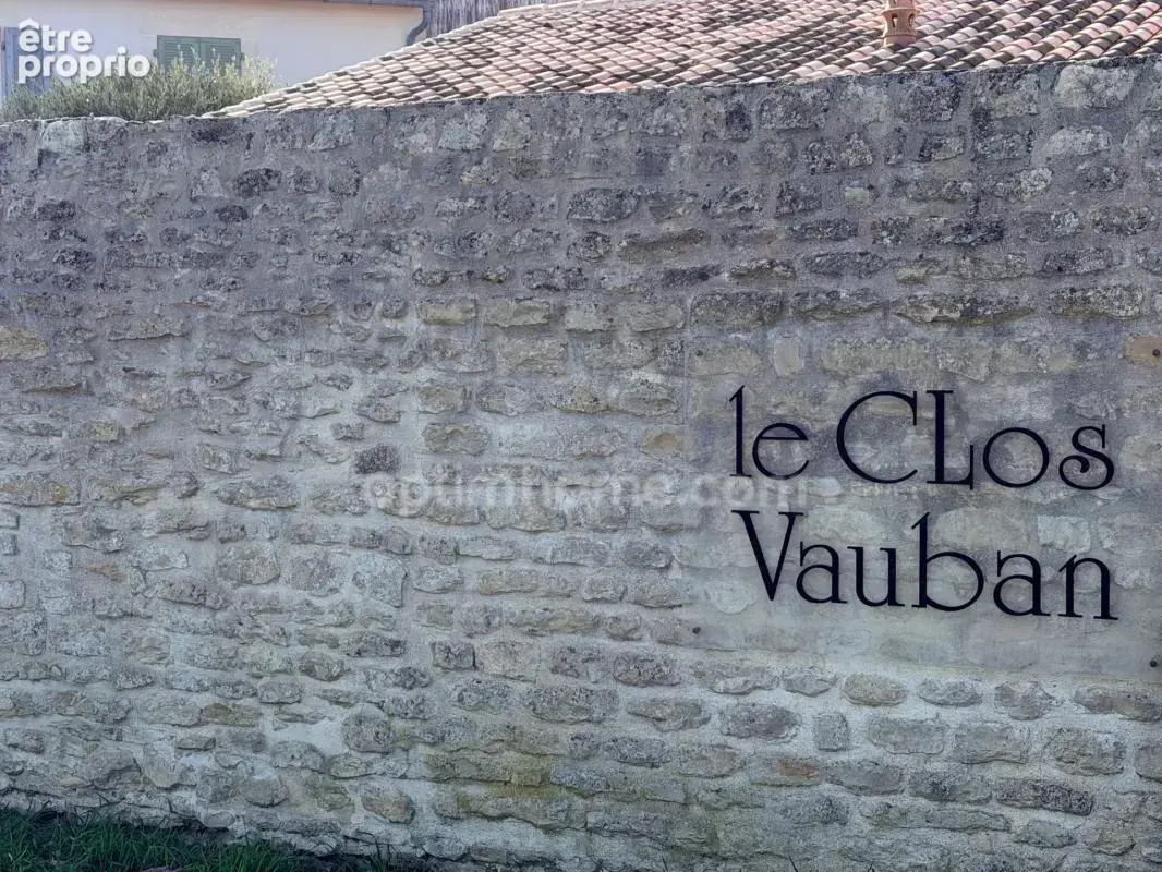 Appartement  avec extérieur clos de murs  au port de st martin de ré - photo 13