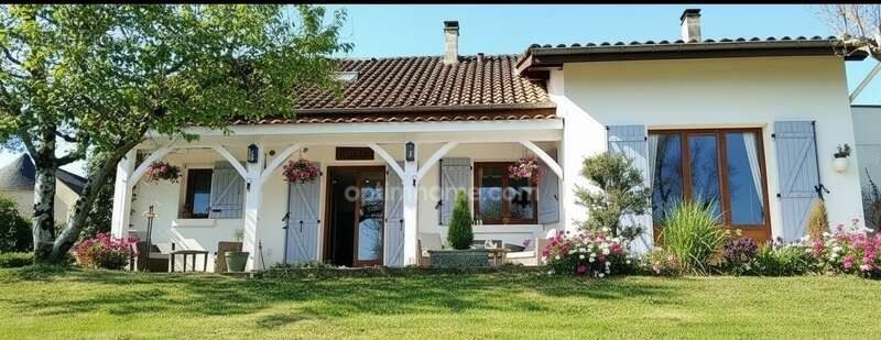 Maison à LEMBEYE